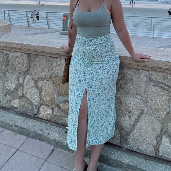 Green floral maxi skirt w/ slip! - Picture 1 of 2